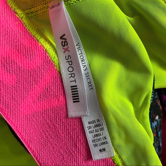 Victoria’s Secret Sports - Bra - Picture 2 of 4